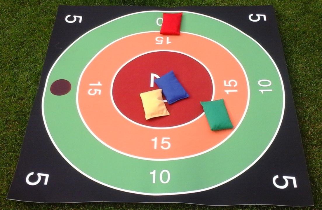 Outdoor-Zielwerfen - Bohnensäckchen werfen und ins rote treffen. Versandkostenfreie Lieferung bei KITa-Spielewelt