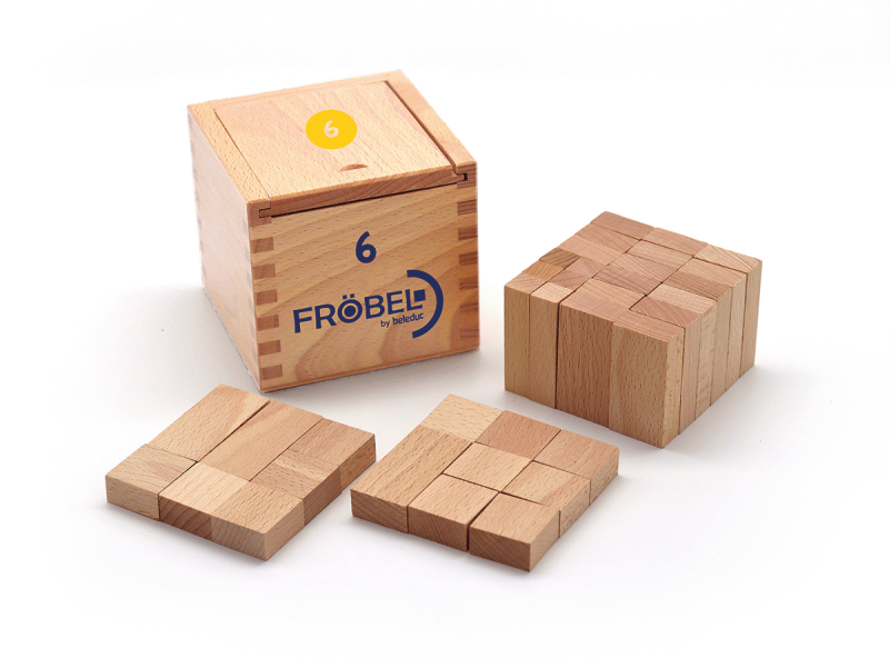 Fröbel Set 2 - Gabe 6: Holzbausteine in verschiedenen Größen. KiTa-Spielewelt