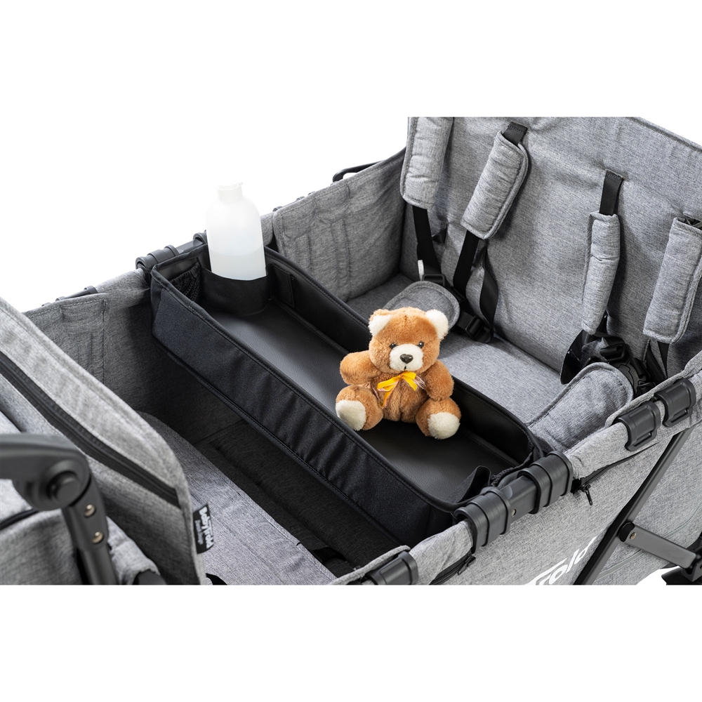 BabyTrold fun - 4-Sitzer Bollerwagen , Innenbereich mit Teddy