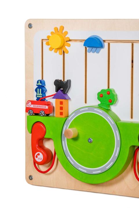 Wandspiel Feuerwehr - attraktives Holzspielzeug für Räume, in denen sich Kinder aufhalten. KiTa-Spielewelt
