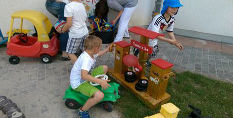 Tankstelle für Kinder - Kindertankstelle für den Kindergarten - KiTa-Spielewelt