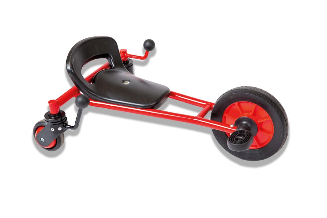 Winther Mini FunRacer, Dreirad ohne Lenker, wird mit Knüppeln links und rechts an den Hinterrädern gesteuert. KiTa-Spielewelt