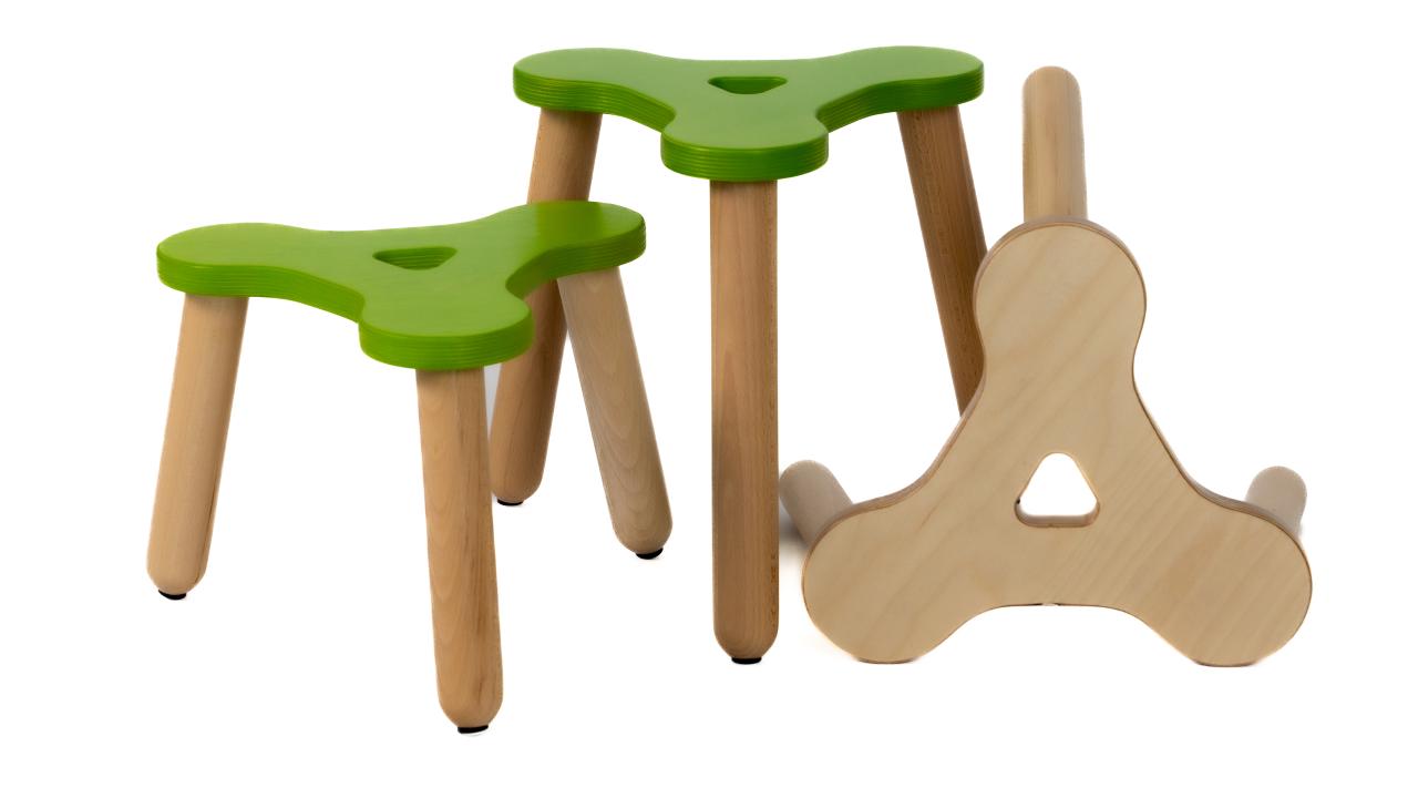 Trio Hocker grün, in drei Stuhlhöhen für Kinder. KiTa-Spielewelt